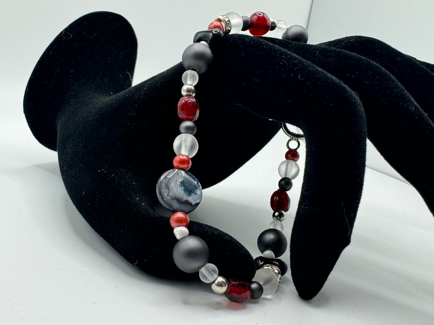 Midnight Elegance Jewelry Set: Necklace and Bracelet